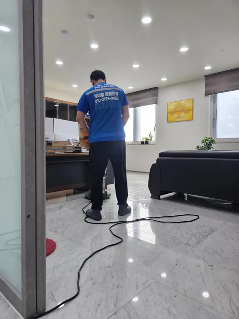 부산 강서구 사무실 바닥기계세척 — 폴리셔 세척부터 오염수 회수까지